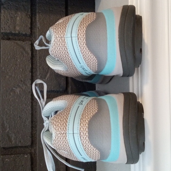 Women's Blue Gray Mighty Walk Gravity Defyer Comfort Fit Athletic Shoes - Picture 8 of 10